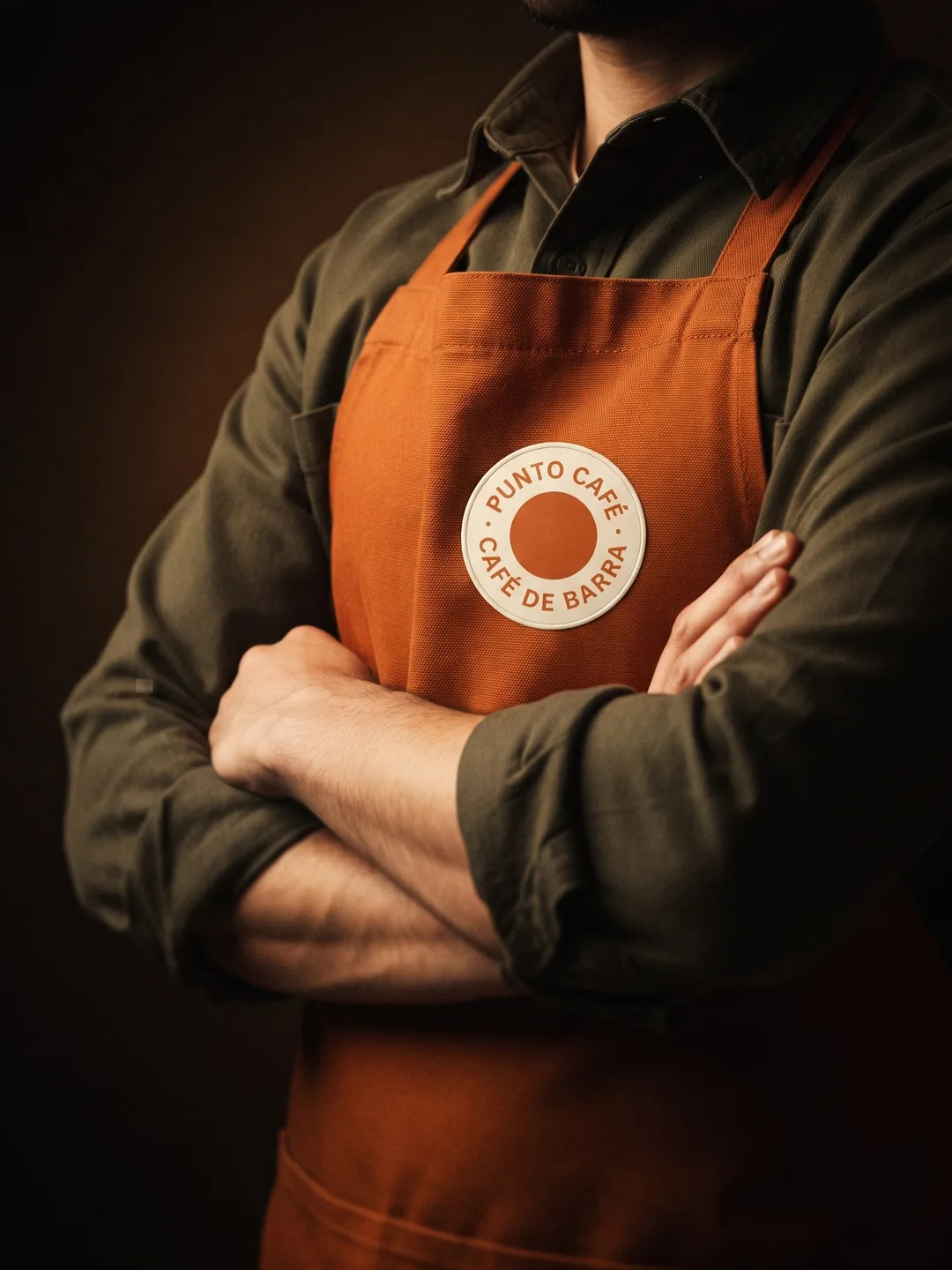 Punto Café — uniforme y parche
